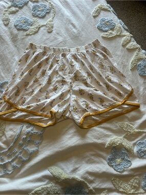 Garnet Hill White Floral Cotton Lounge Shorts with Yellow Trim